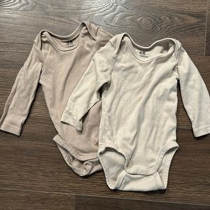 H&M onsie set